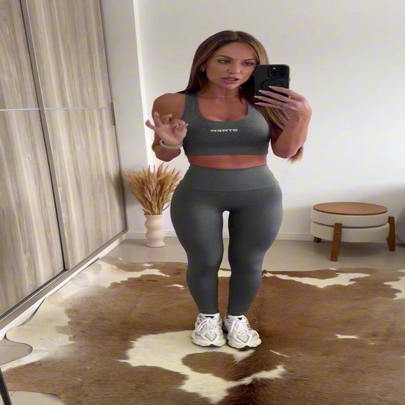 Conjunto Top e Calça DreamFit